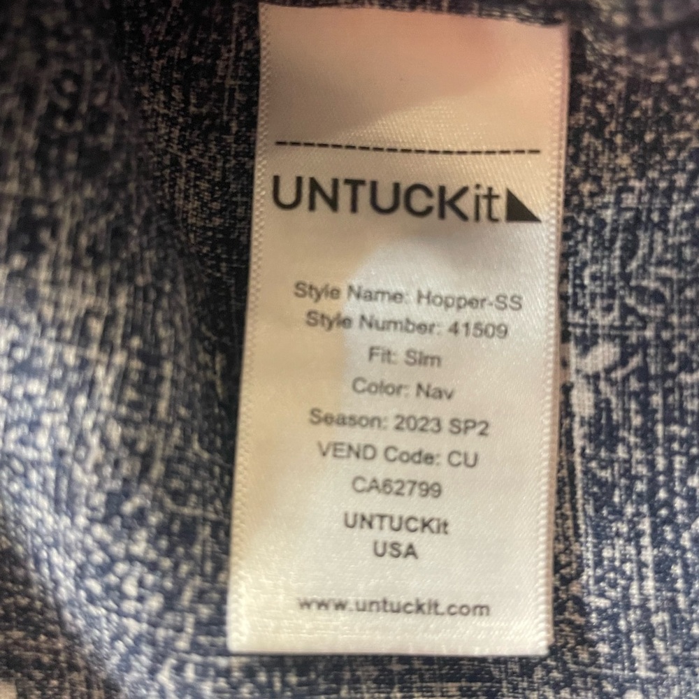 UNTUCKit Slim fit Medium Navy short sleeve button down 100% Linen small print - Picture 3 of 9